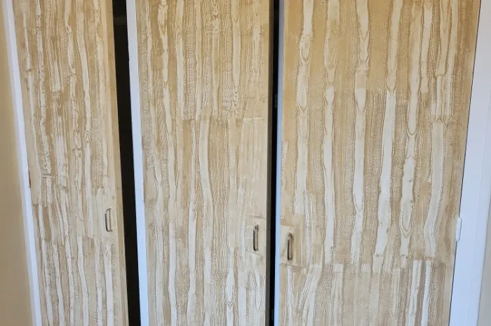 Application peinture décorative imitation bois chez un particulier à Bourg en Bresse