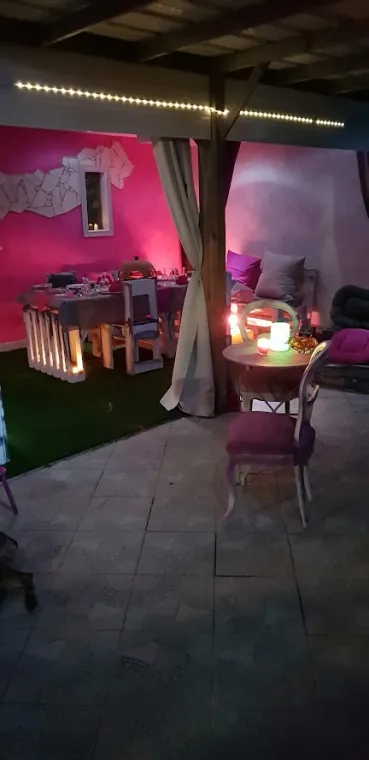 Terrasse aménagée avec meubles en palettes