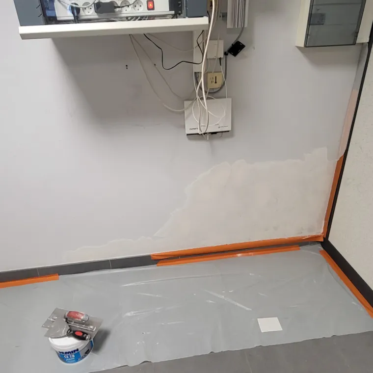 Reprise avec enduissage et peinture