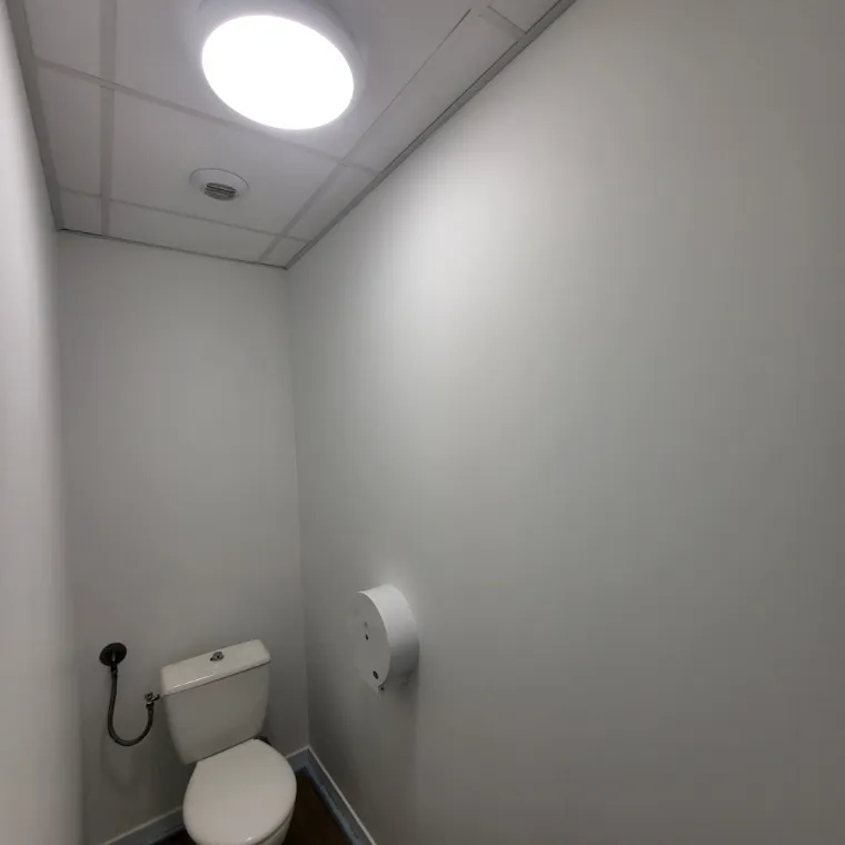 Application de peinture blanche