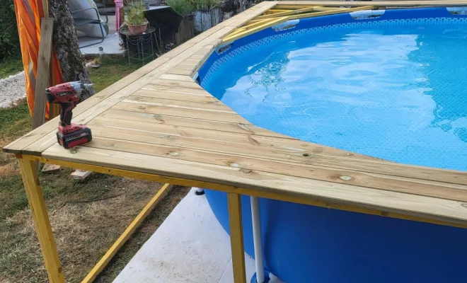 Habillage d'une piscine hors-sol à PERONNAS, Bourg-en-Bresse, L'Art Italien - NERI Mauro