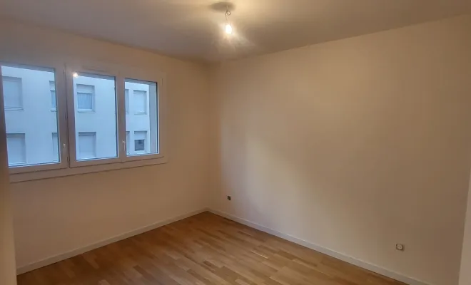 Reprise malfaçons logements: Application peinture murs et plafonds