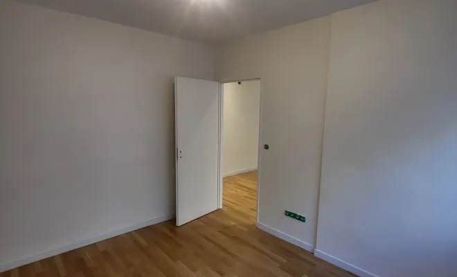 Reprise malfaçons logements: Application peinture murs et plafonds