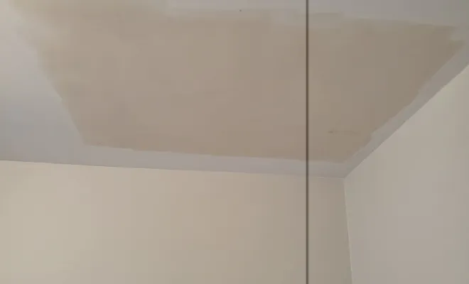 Reprise malfaçons avec enduissage, lissage et ponçage plafond