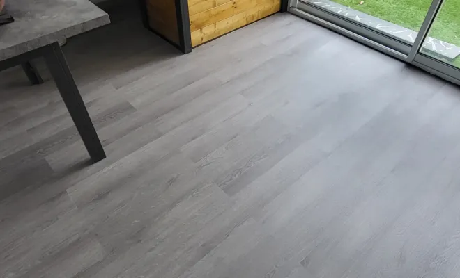 Pose parquet stratifié clipsé